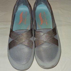 Skechers Air-Cooled Arch Fit Slip-on Shoes Size 8